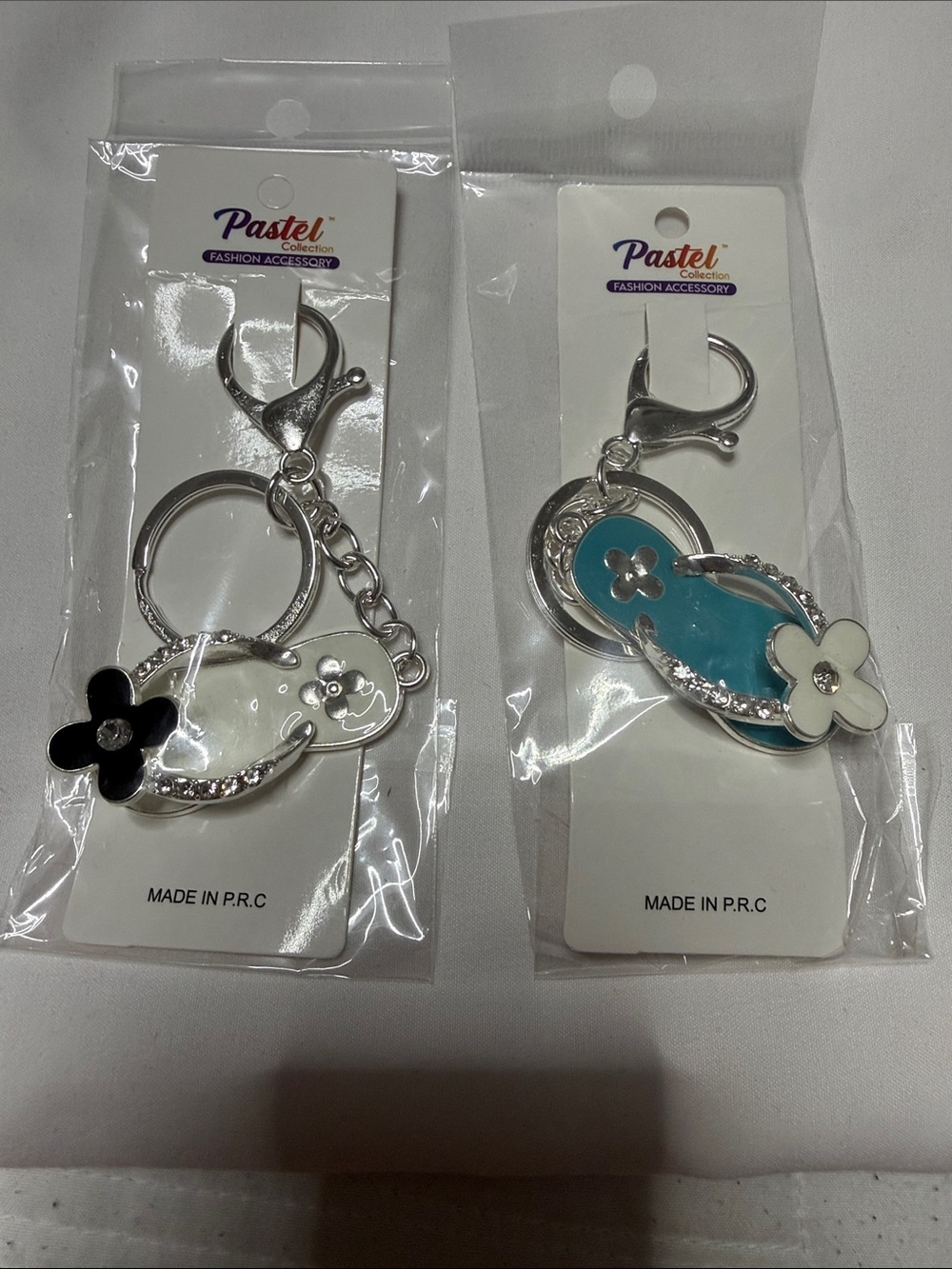 Pastels Set of 2 keychain Floral Key & Card Holder Duo in White & Turquoise